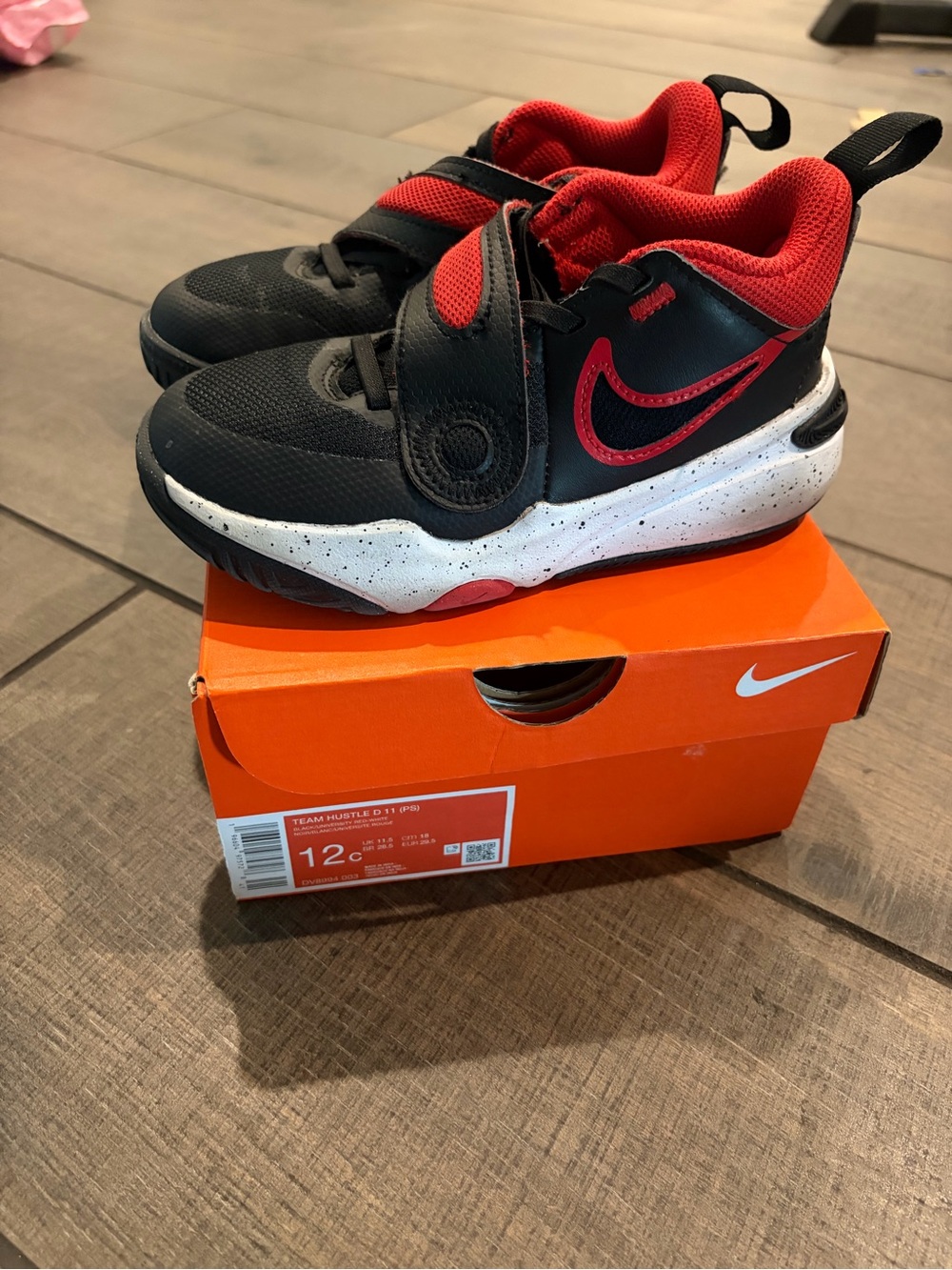 Nike Kids Black and Red Team Hustle Little Kids 12 Sneaker